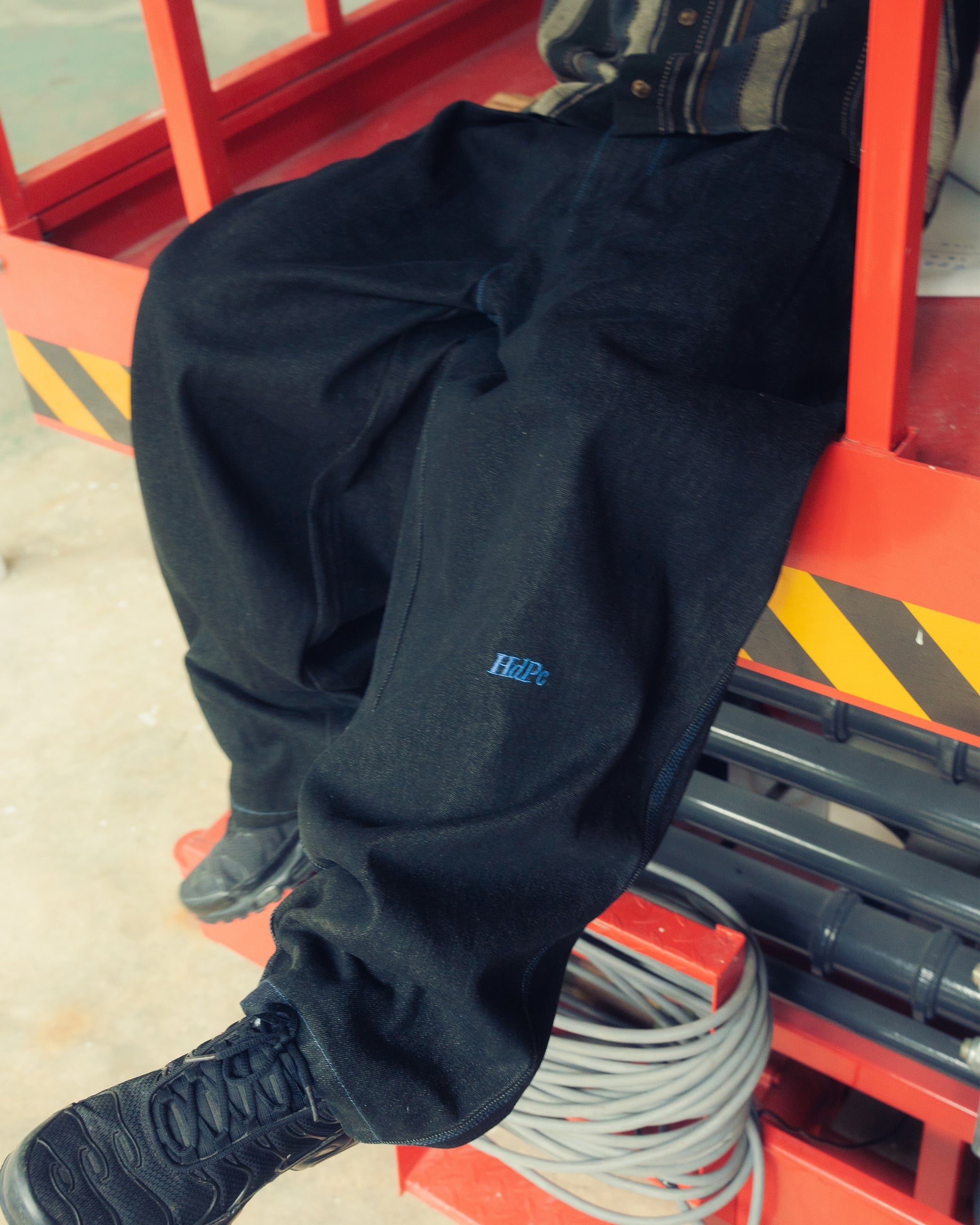 LESS FANCY PANTS 2.0 DENIM